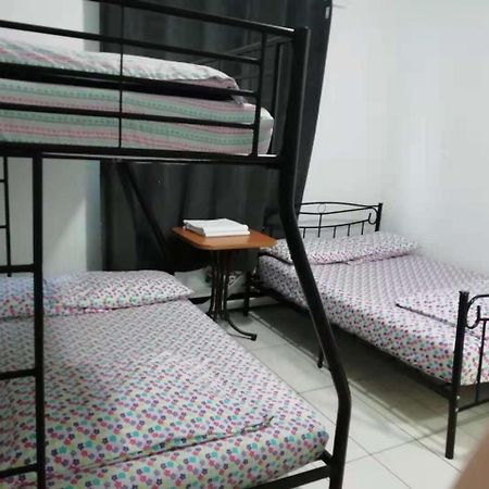 University Apartment Торонто Экстерьер фото