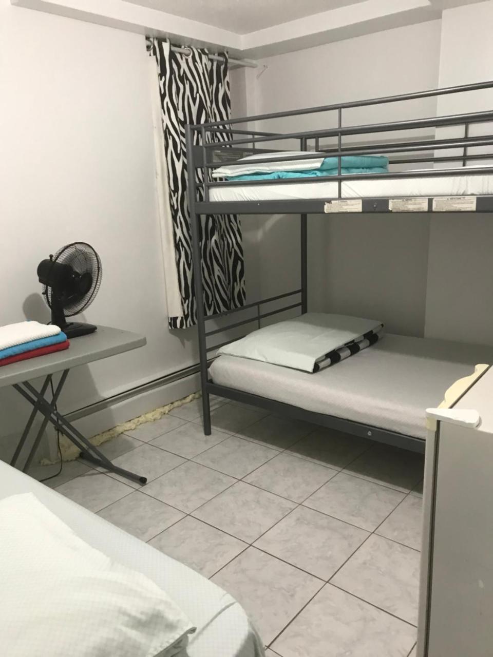 University Apartment Торонто Экстерьер фото